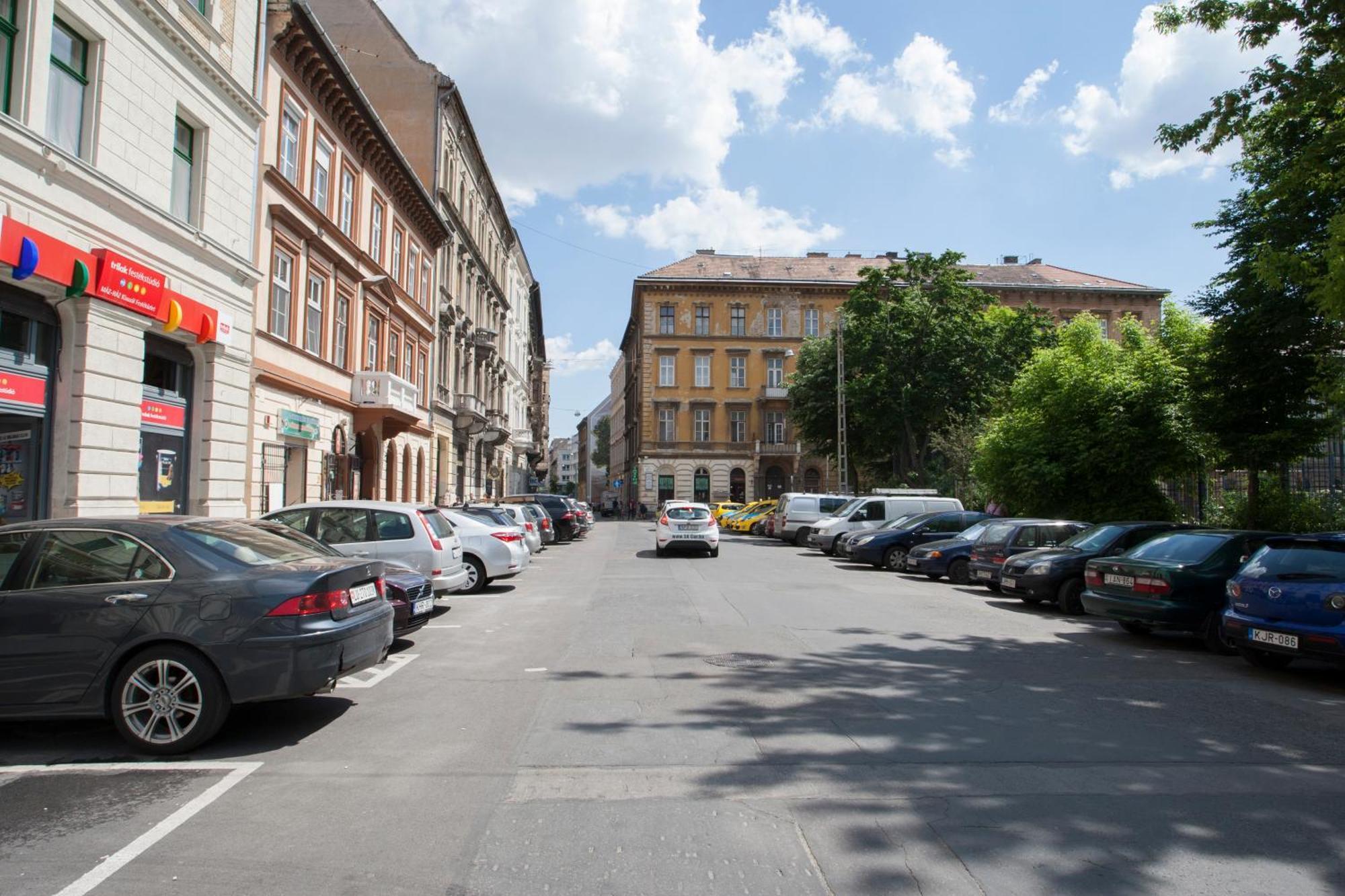Carolyn Apartman In The Old City Lägenhet Budapest Exteriör bild