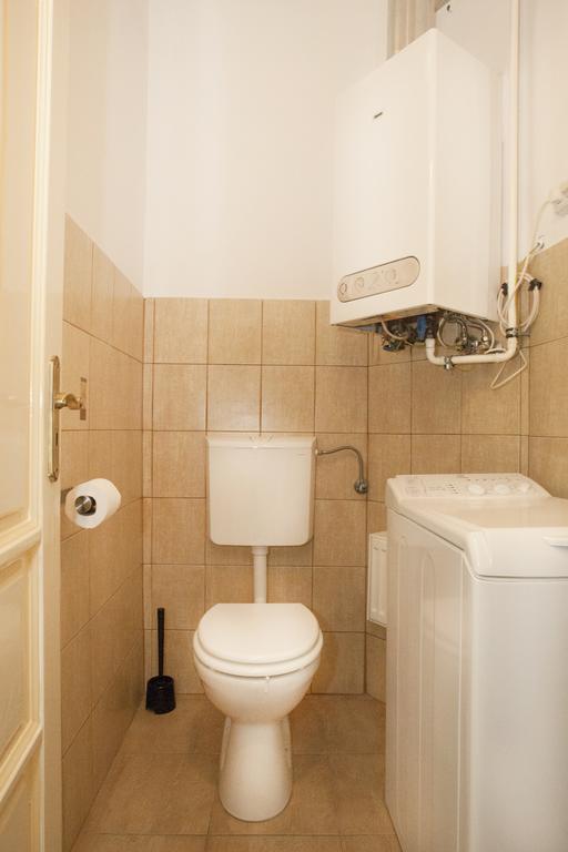 Carolyn Apartman In The Old City Lägenhet Budapest Exteriör bild