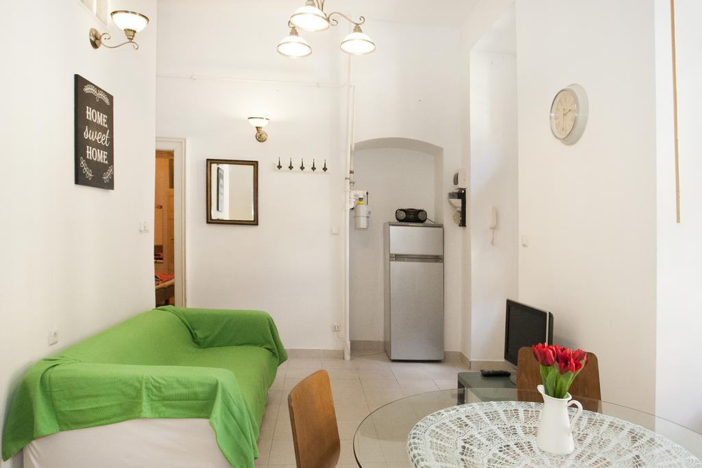 Carolyn Apartman In The Old City Lägenhet Budapest Exteriör bild