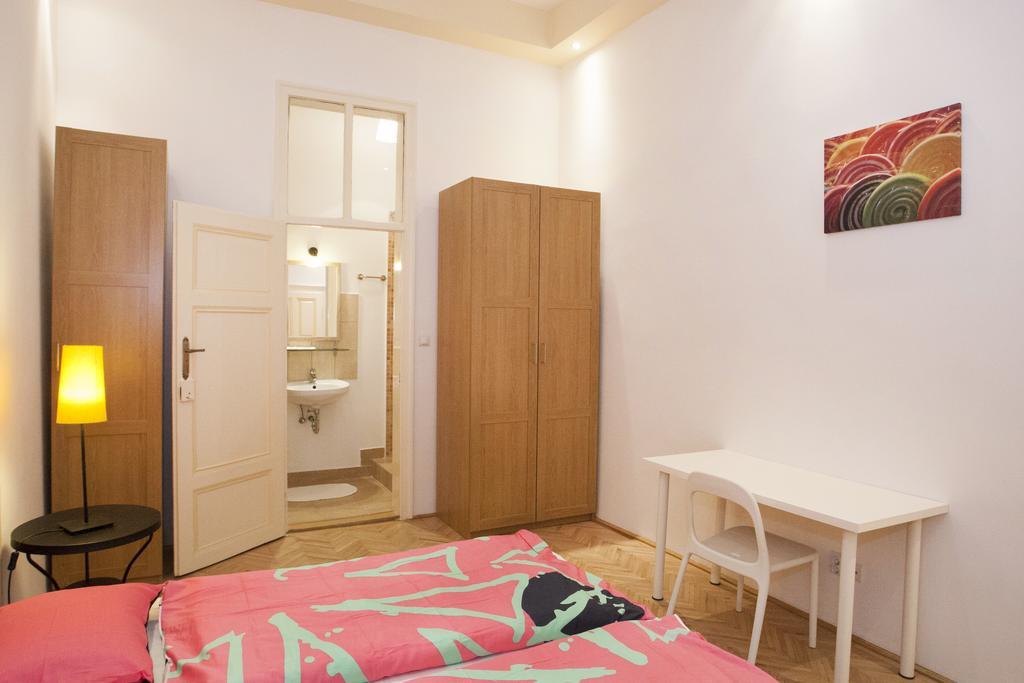 Carolyn Apartman In The Old City Lägenhet Budapest Exteriör bild